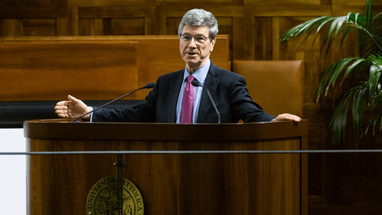 Cover Image for Giustizia e sostenibilità: la nuova economia secondo Jeffrey Sachs