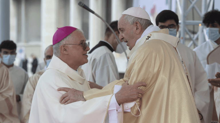 Cover Image for 60 anni di Medicina e Chirurgia: le parole di monsignor Giuliodori