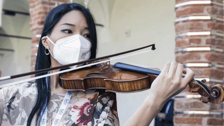 Cover Image for Uno Stradivari per inaugurare il campus di Santa Monica: intervista a Lena Yokoyama