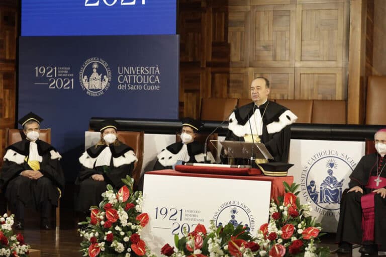 Cover Image for Inaugurazione anno accademico 2020-21 – Anelli: “Le università nascono e rinascono dalle crisi”