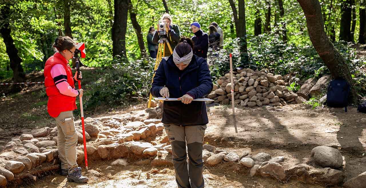 “Una casa nel borgo” nel Parco archeologico di Castelseprio