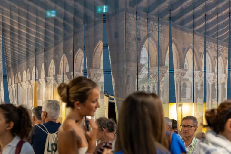 Cover Image for Pietre viventi: l’Europa romanica si veste di bellezza