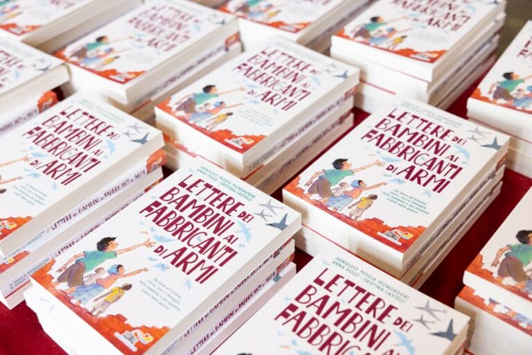 Cover Image for Lettere dei bambini ai fabbricanti di armi